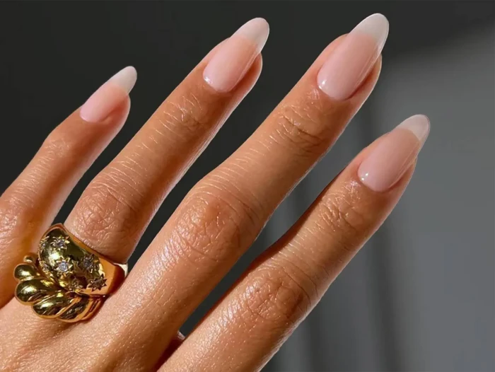 Timeless wedding nails: elegant manicure ideas